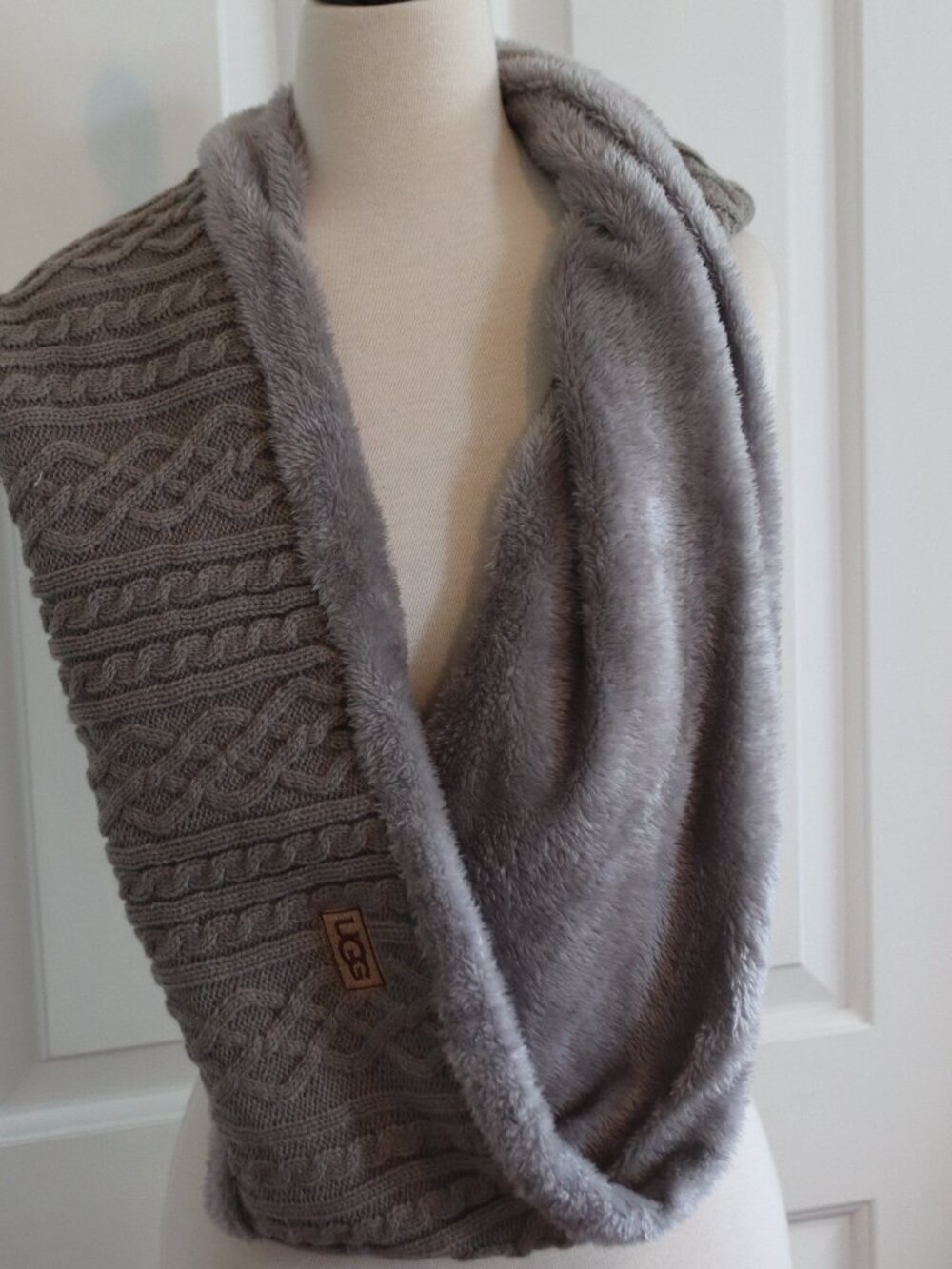Ugg Infinity Loop Scarf Cable Knit Exterior with Plush Faux Fur Lining